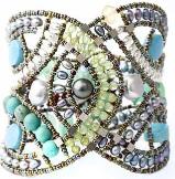 High-fashion Ziio bracelet made with turquoise, pearls and peridot